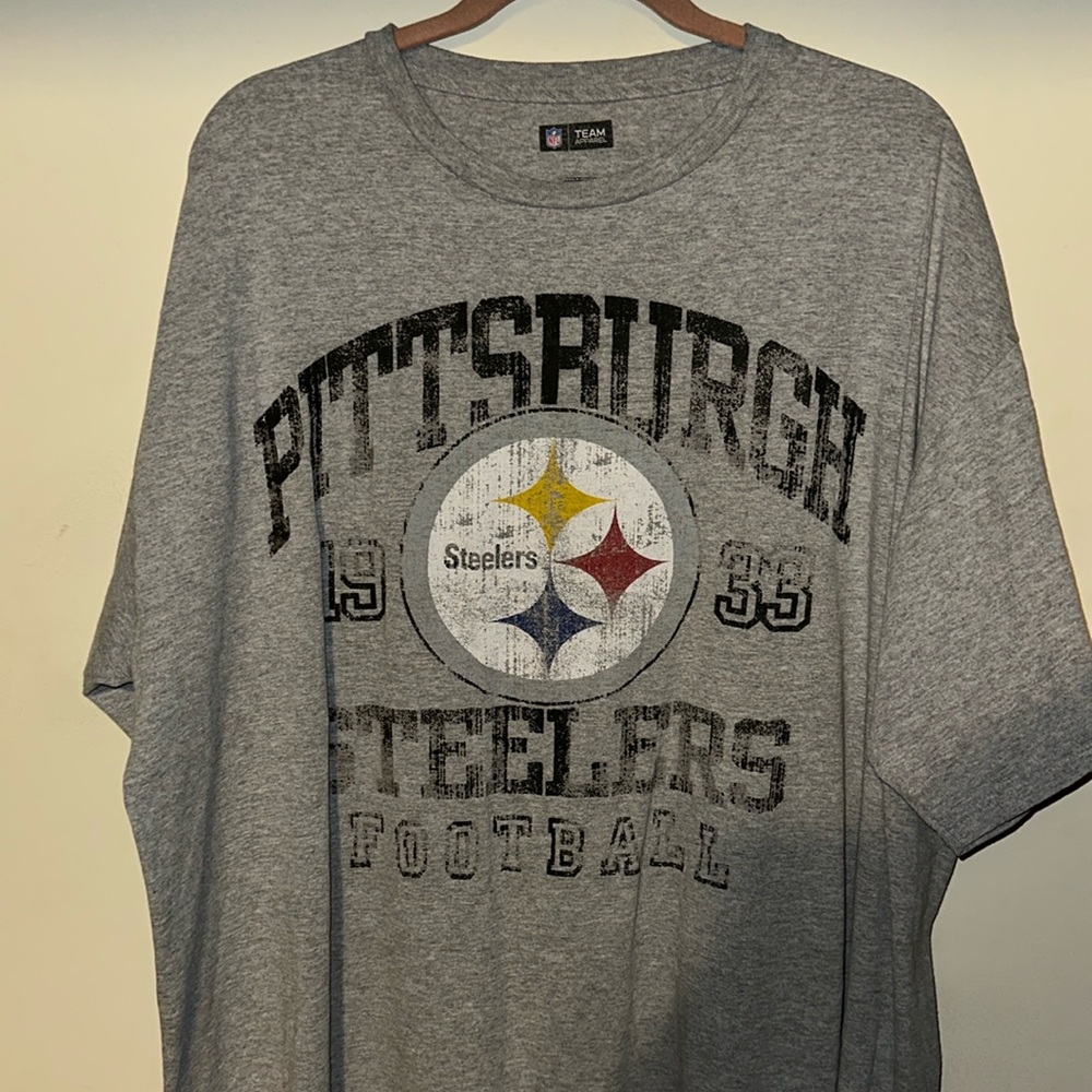 Unisex Distressed Pittsburgh Steelers T-Shirt size 2XL